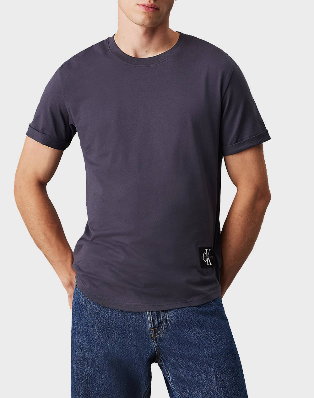 CALVIN KLEIN BADGE ROUND HEM TEE