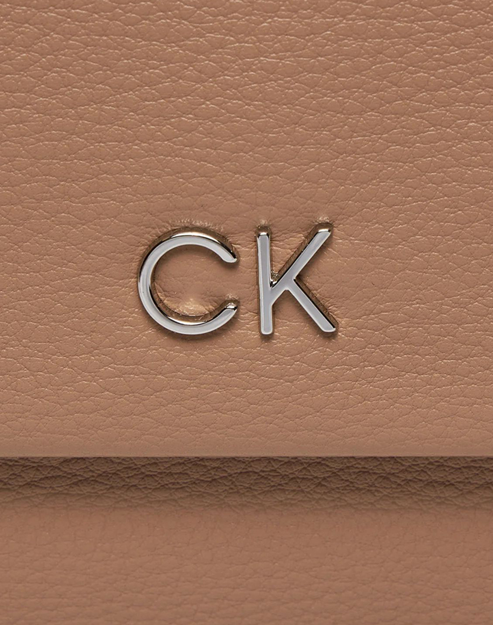 CALVIN KLEIN CK DAILY SHOULDER BAG PEBBLE (Rozměry: 28 x 15 x 8 cm)