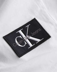 CALVIN KLEIN BADGE ROUND HEM TEE