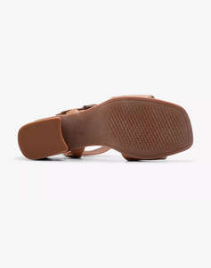 CLARKS Siara65 Buckle Tan Leather