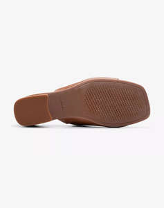 CLARKS Siara65 Band Tan Leather