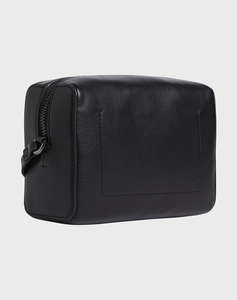 CALVIN KLEIN CK DAILY CAMERA BAG PEBBLE (Rozměry: 18 x 12 x 7.5 cm)