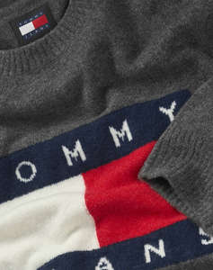 TOMMY JEANS TJM REG MELANGE FLAG SWEATER