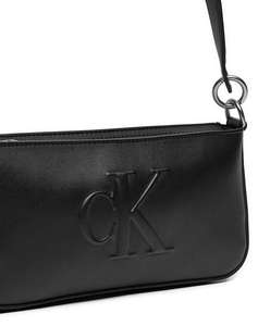 CALVIN KLEIN SCULPTED SHOULDER POUCH25 DEBOSS (Rozměry: 25 x 13 x 4 cm)