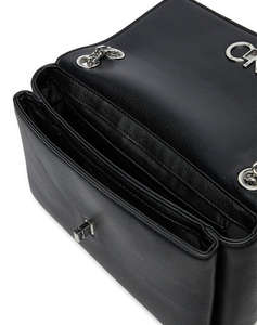 CALVIN KLEIN RE-LOCK CONV SHOULDER BAG_PBL (Rozměry: 25 x 17 x 7 cm)