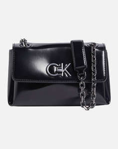 CALVIN KLEIN RE-LOCK SM SHOULDER BAG_SHINY (Rozměry: 17 x 13 x 4 cm)